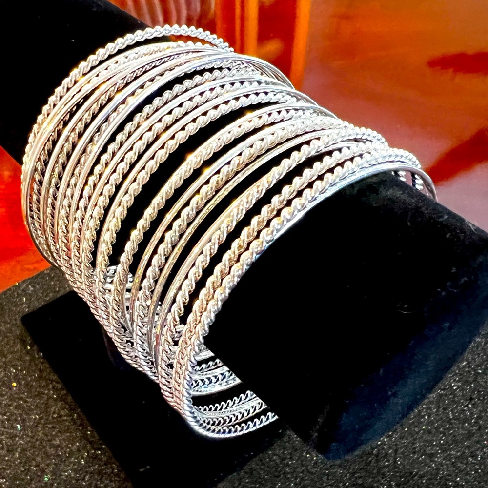 Vintage Wide Bangle Bracelet in Silver